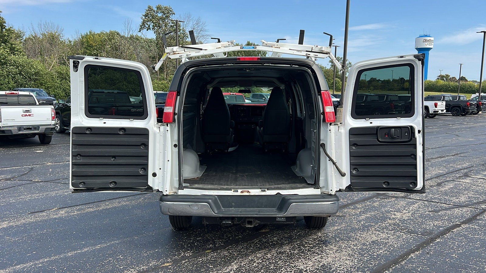 2020 Chevrolet Express Cargo 2500 WT