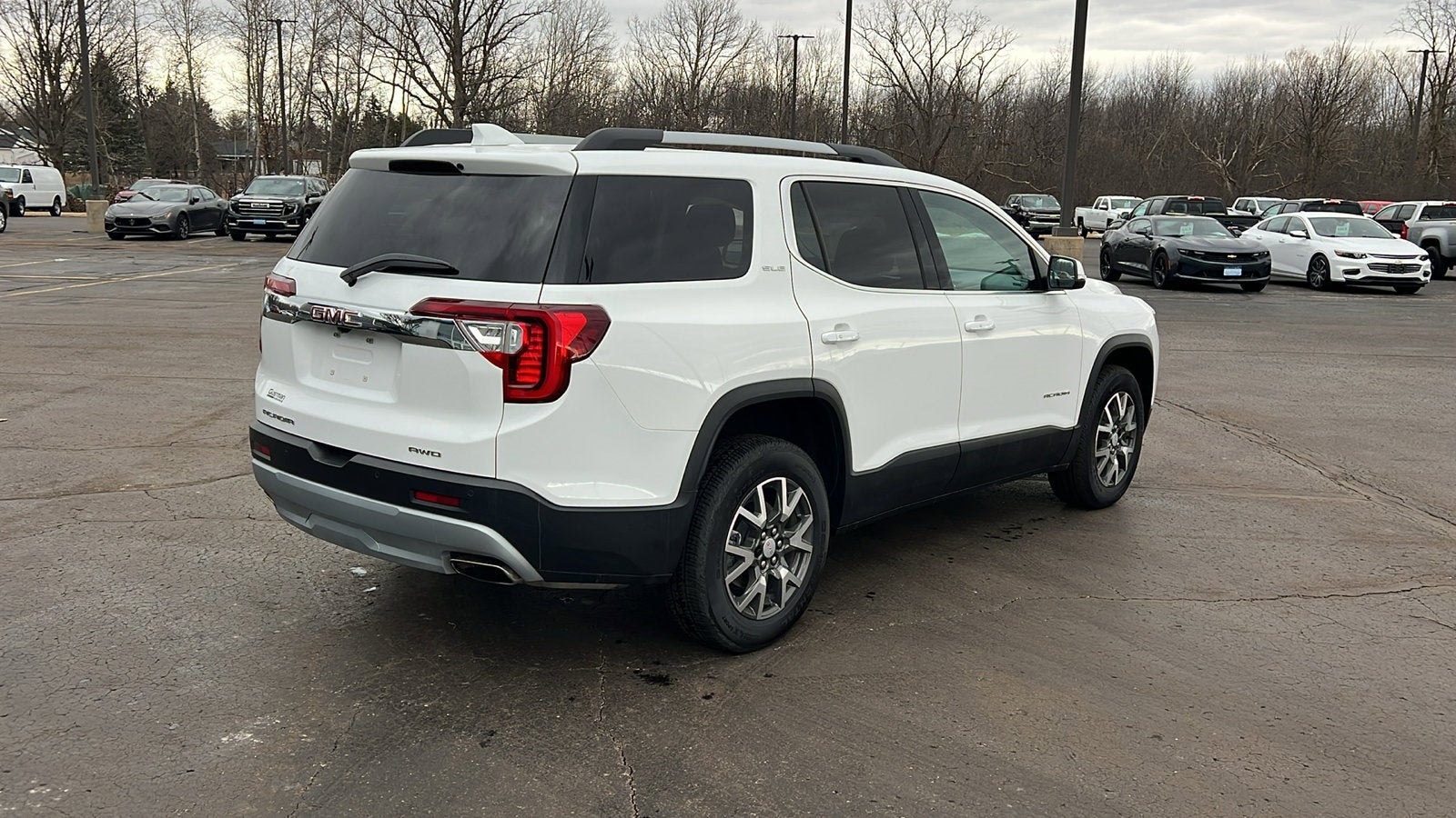 2023 GMC Acadia SLE