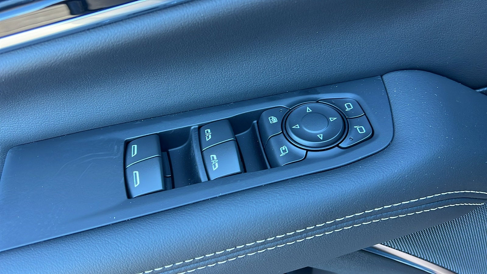 2025 GMC Yukon Elevation