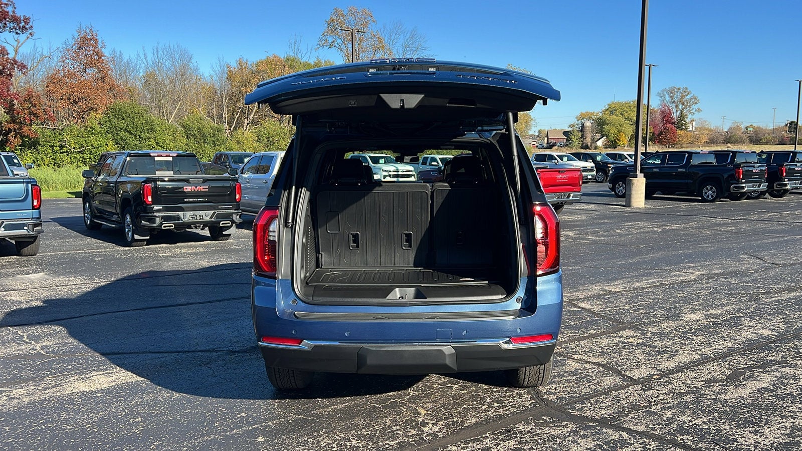 2025 GMC Yukon Elevation