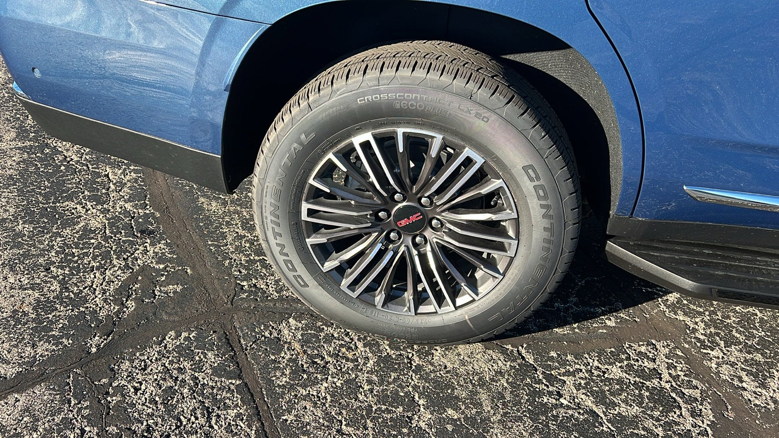 2025 GMC Yukon Elevation