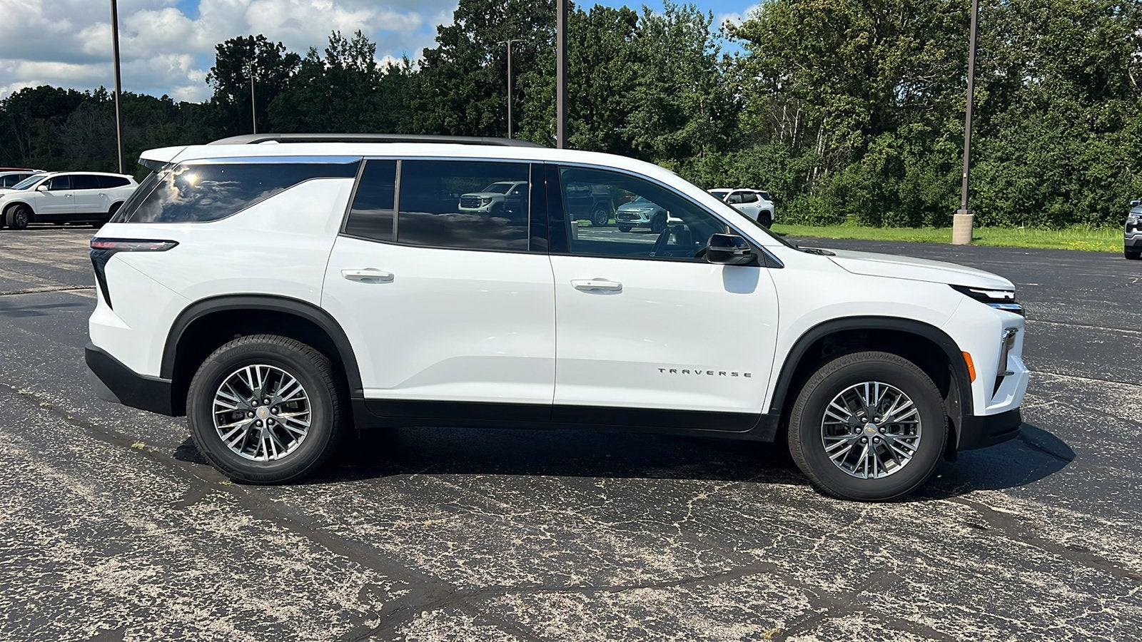 2025 Chevrolet Traverse LT