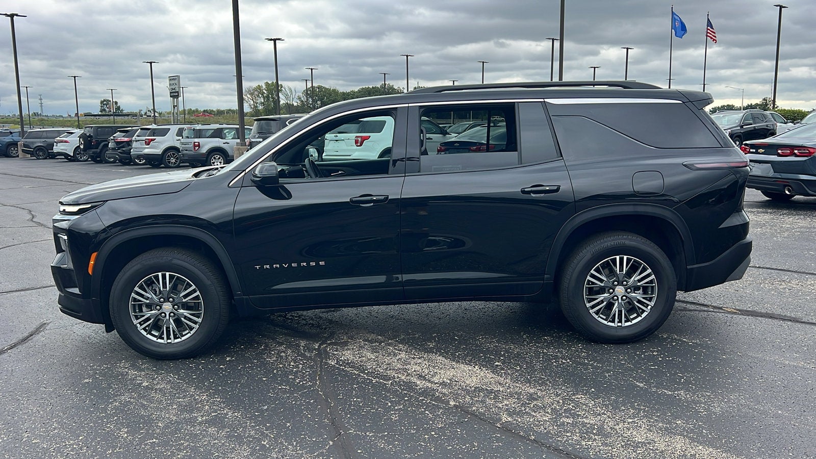 2025 Chevrolet Traverse LT