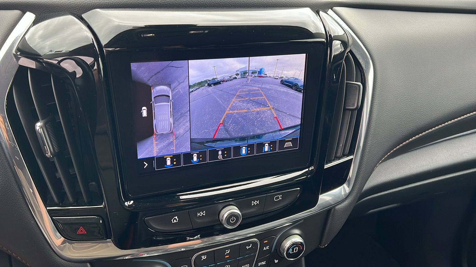 2020 Chevrolet Traverse LT Leather