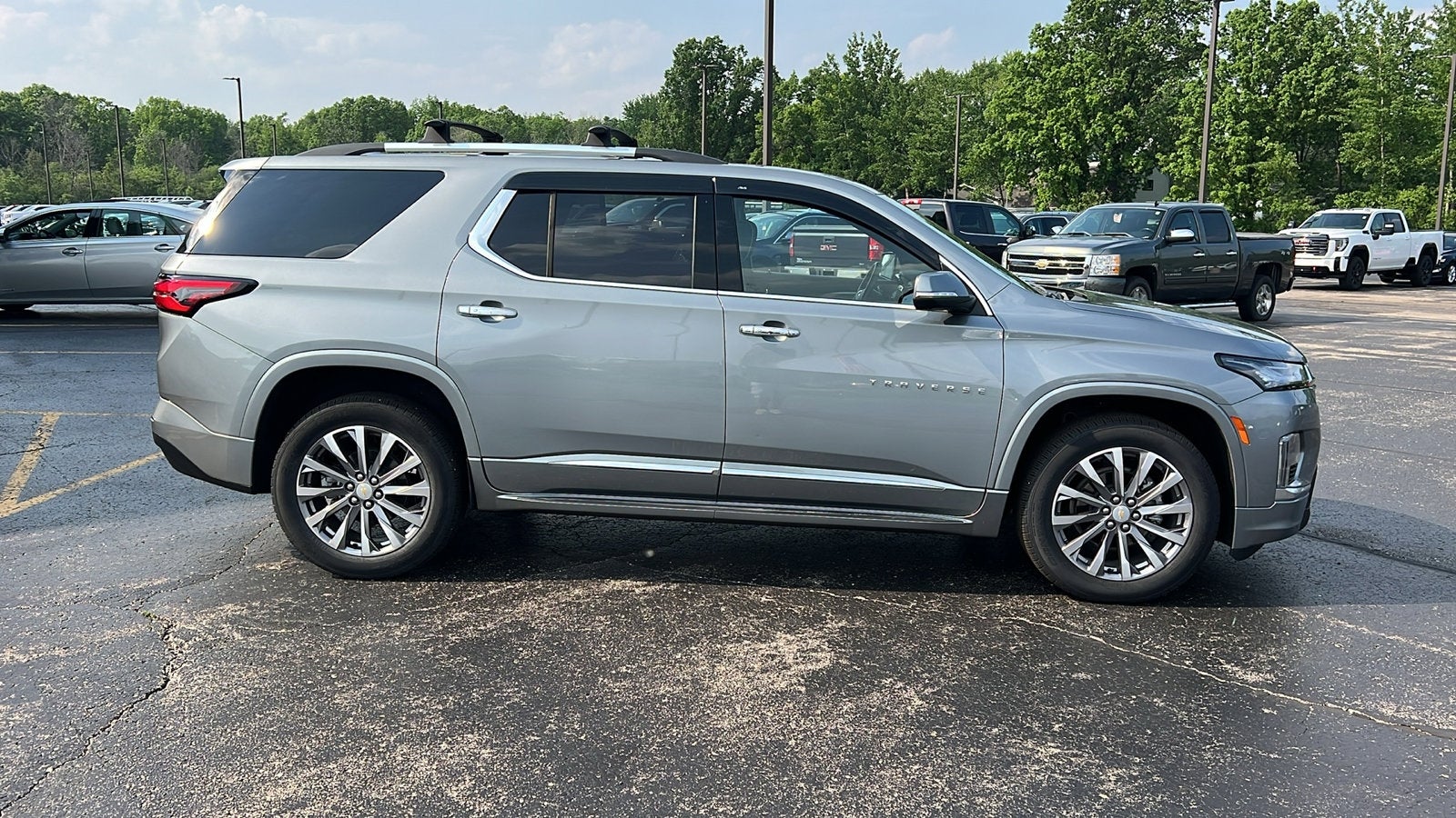 2023 Chevrolet Traverse Premier