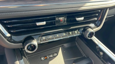 2025 Chevrolet Suburban LT