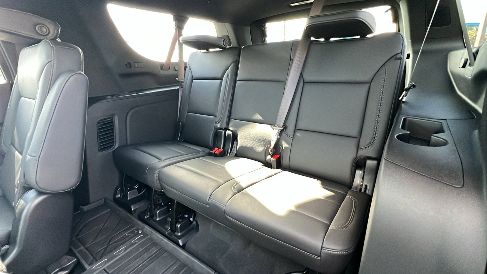 2025 Chevrolet Suburban LT