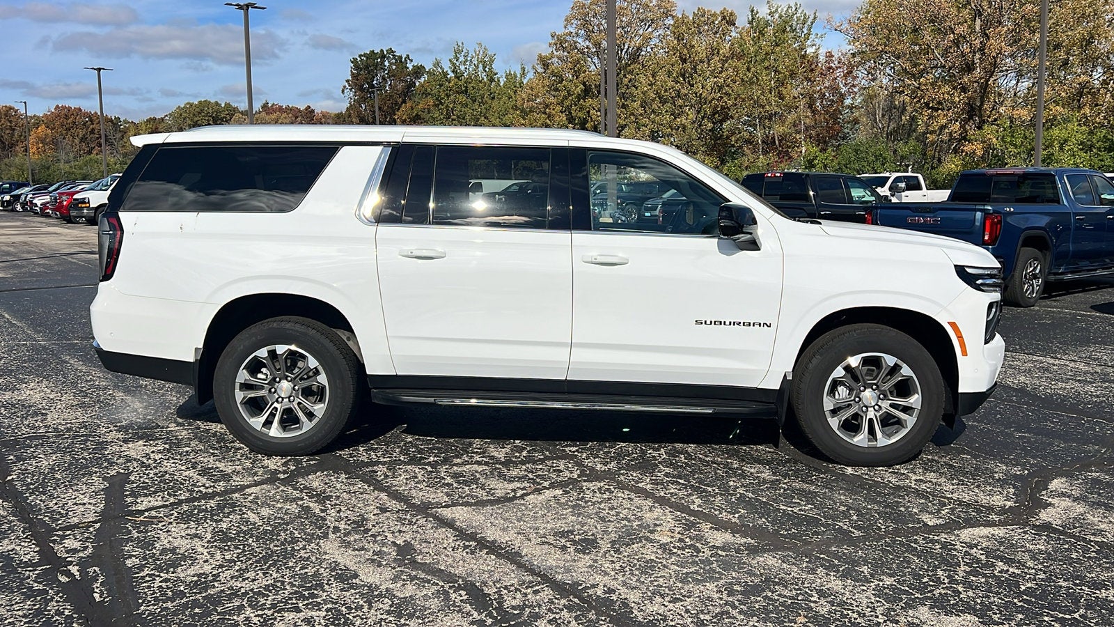 2025 Chevrolet Suburban LT