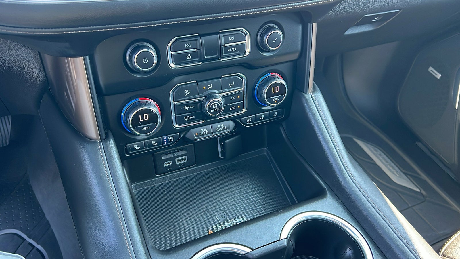 2021 Chevrolet Suburban High Country