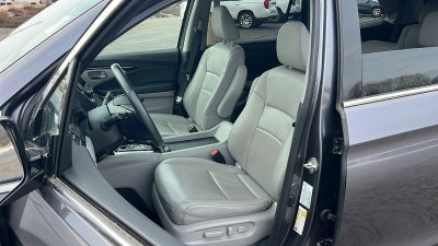 2021 Honda Pilot AWD Touring 8 Passenger