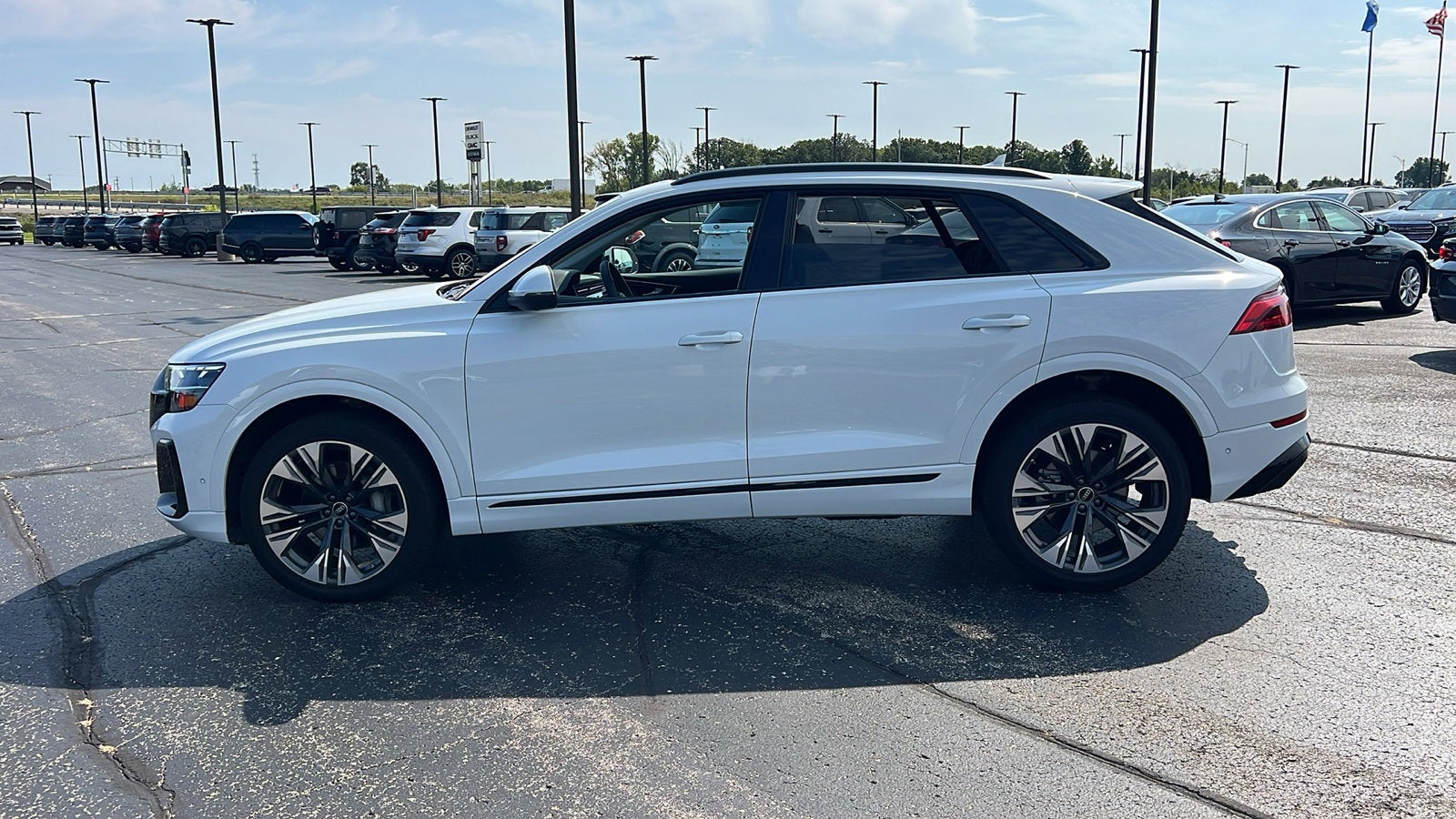 2025 Audi Q8 Premium Plus