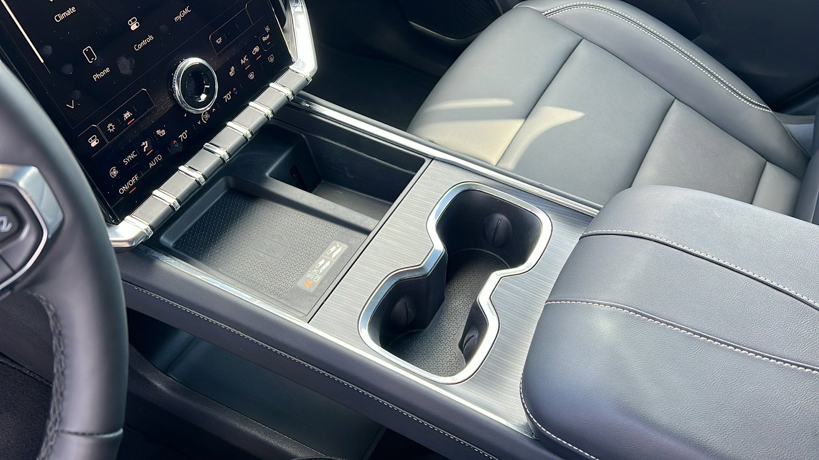 2024 GMC Acadia Elevation - Photo 19