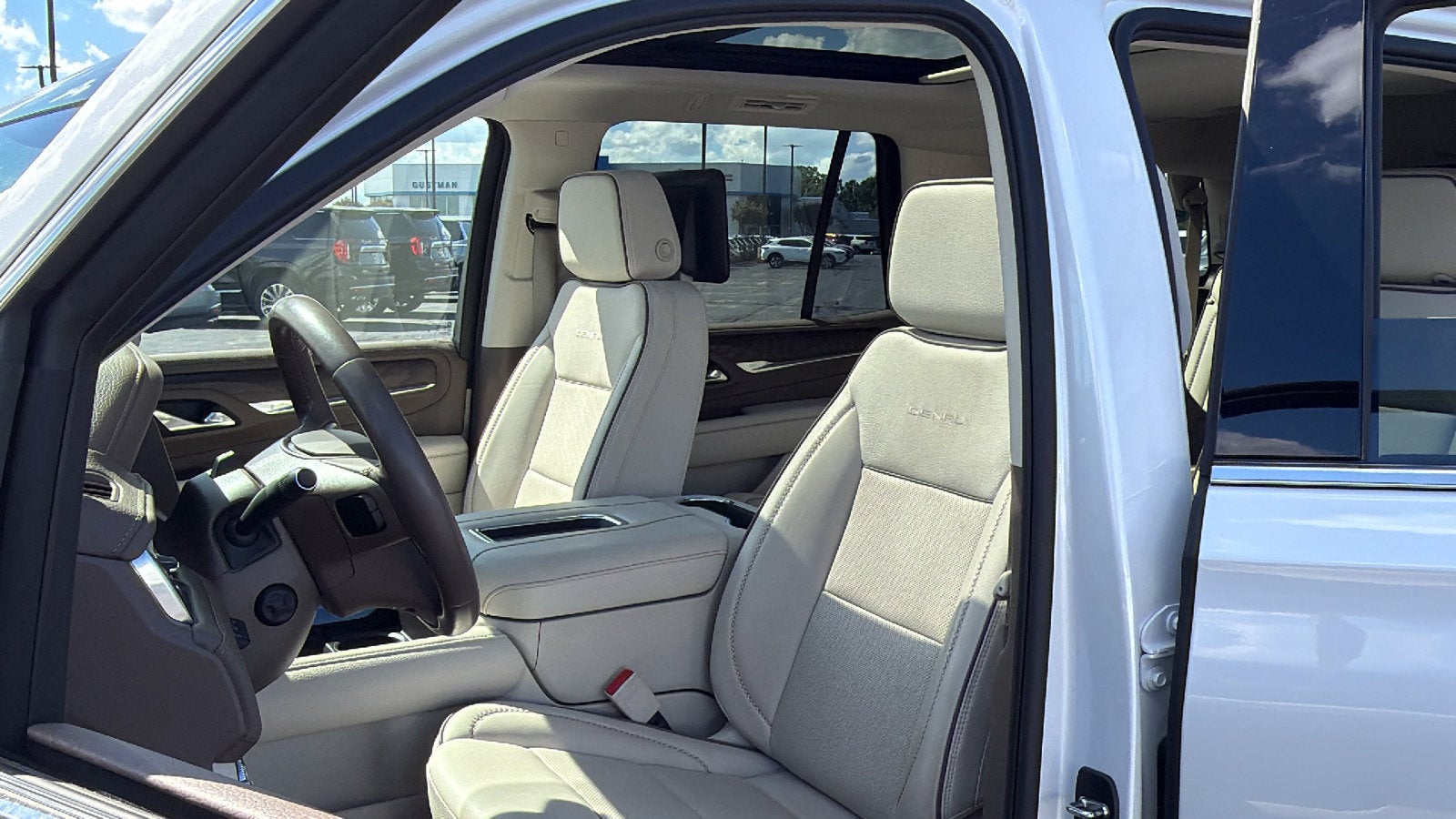 2023 GMC Yukon Denali