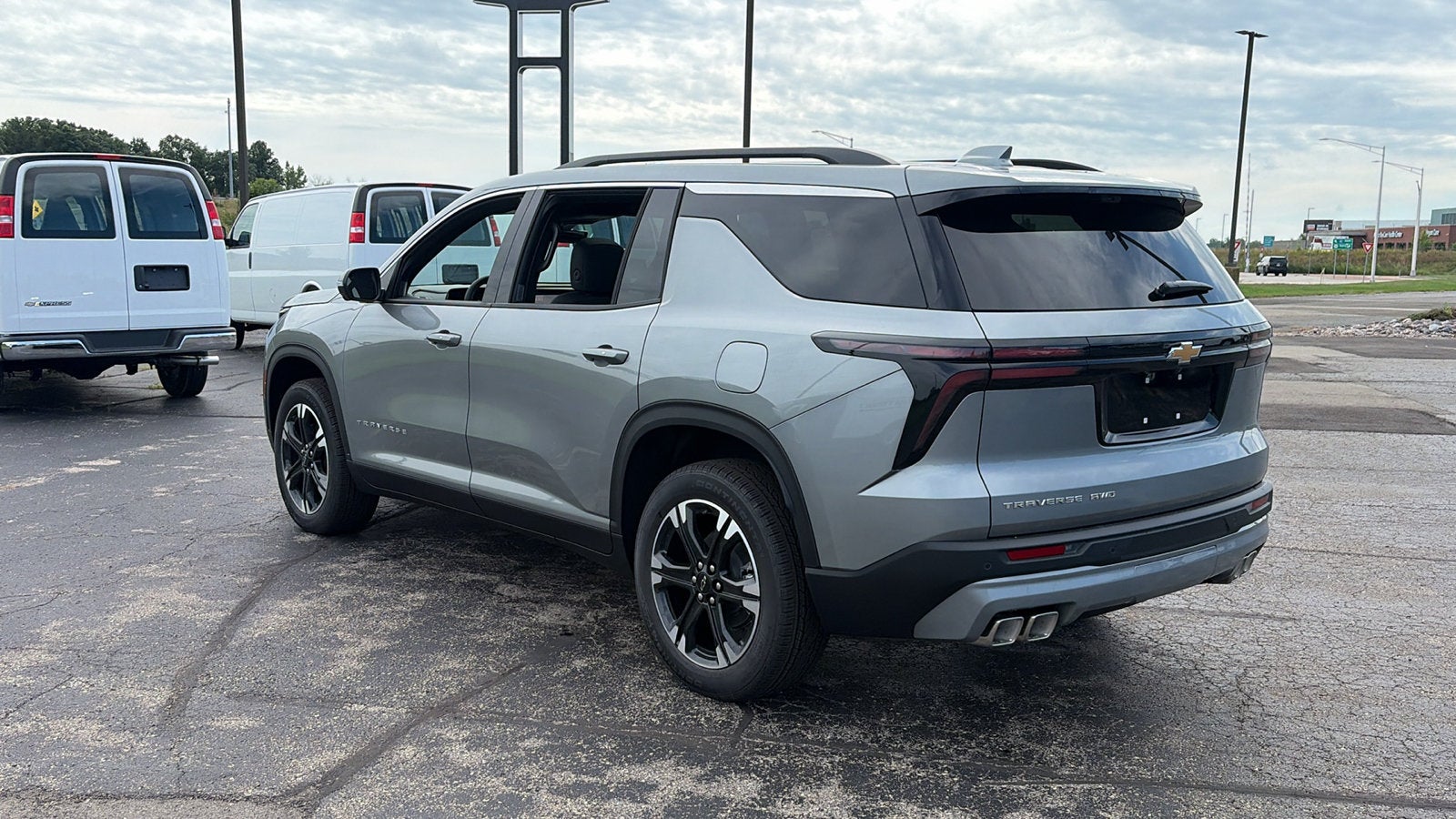 2027 Chevrolet Traverse LT