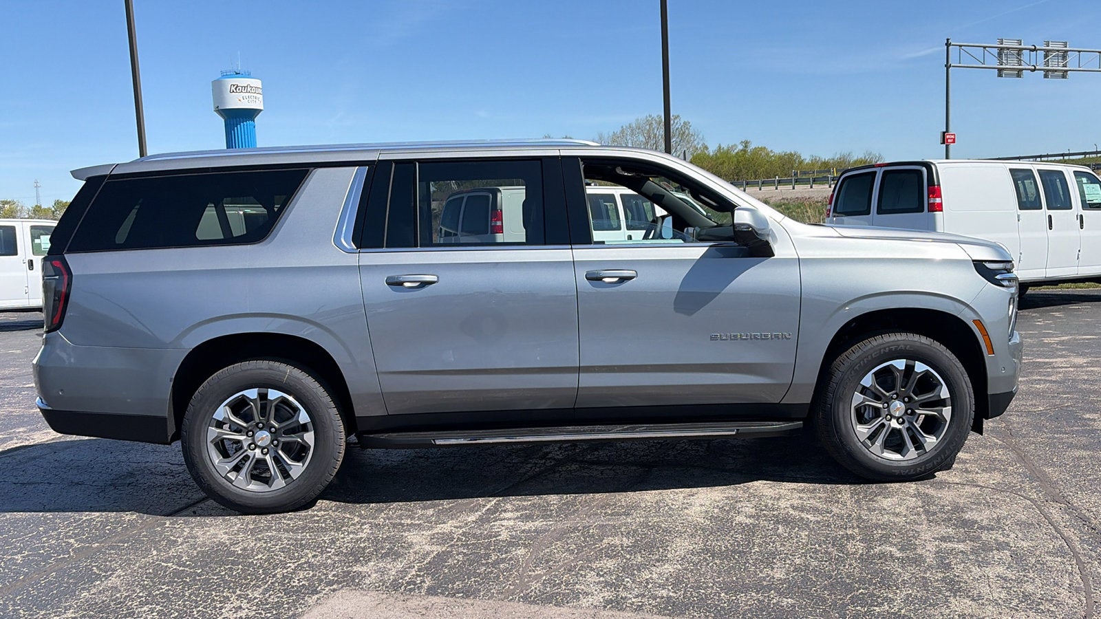 2026 Chevrolet Suburban LT