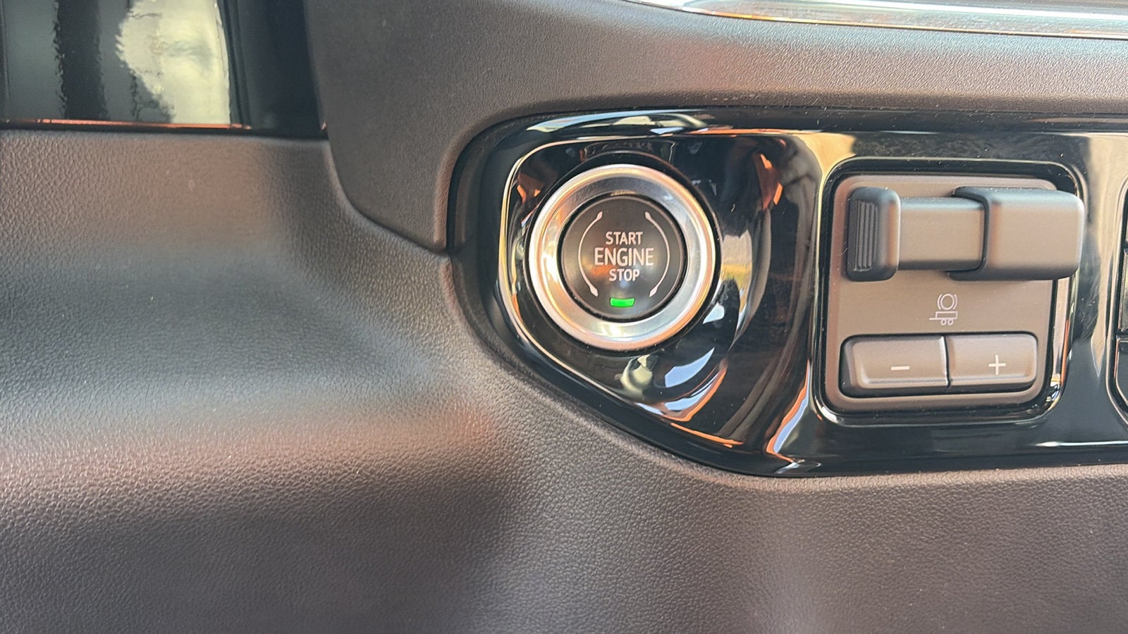 2023 GMC Sierra 1500 SLT - Photo 15