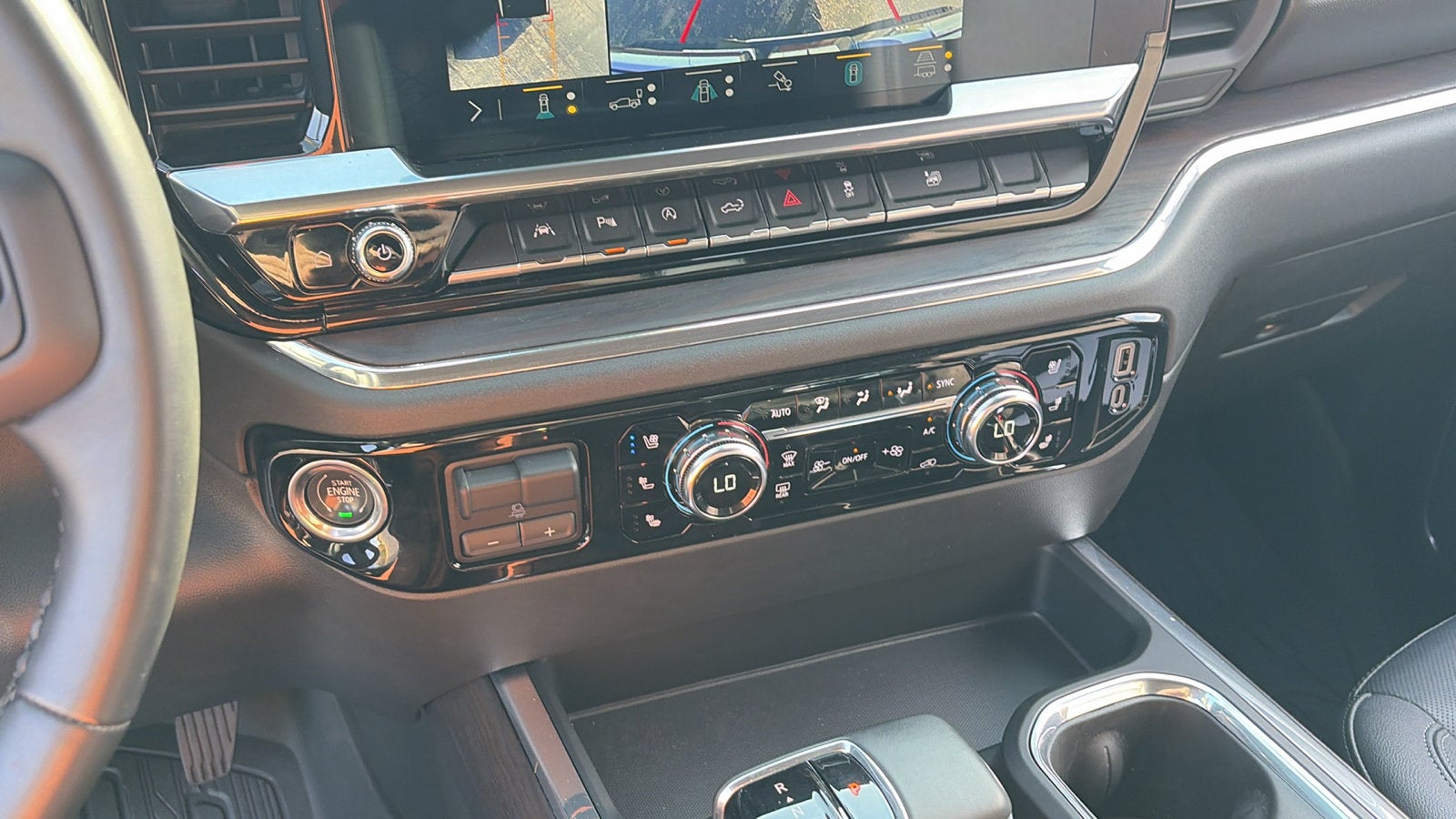 2023 GMC Sierra 1500 SLT - Photo 18