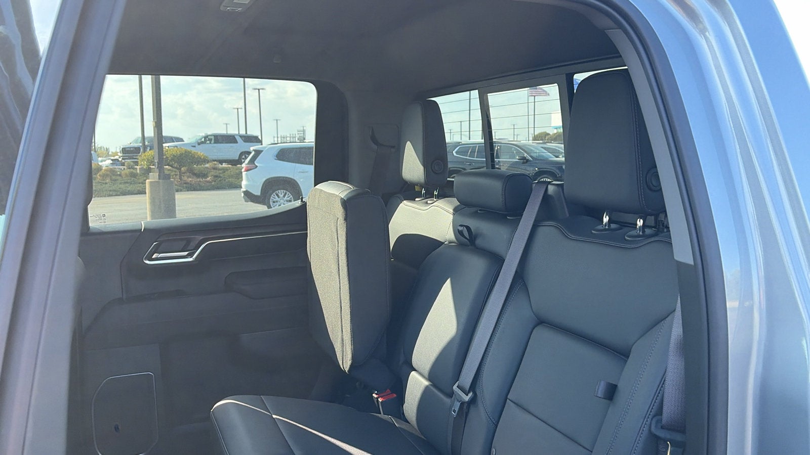 2023 GMC Sierra 1500 SLT - Photo 27