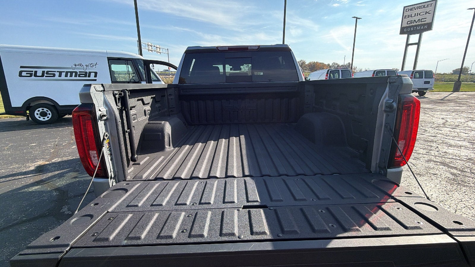 2023 GMC Sierra 1500 SLT - Photo 29