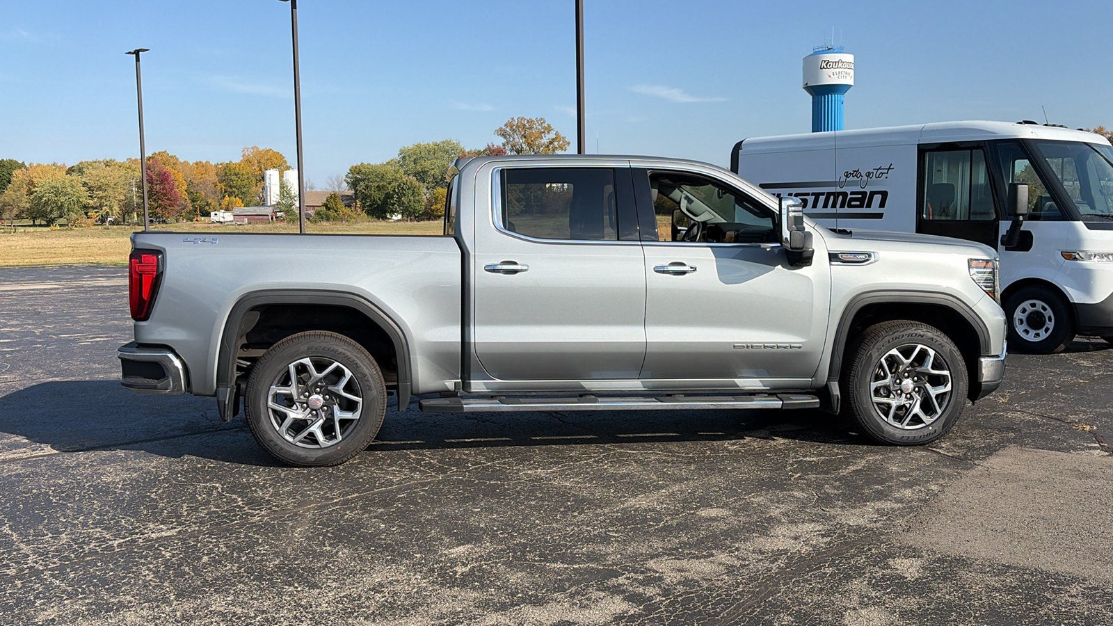 2023 GMC Sierra 1500 SLT - Photo 6
