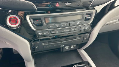 2021 Honda Pilot AWD Touring 8 Passenger