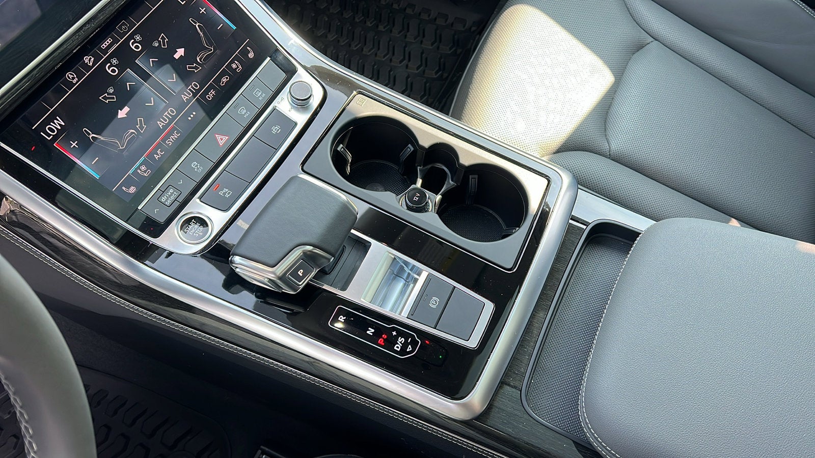 2025 Audi Q8 Premium Plus 55 TFSI quattro