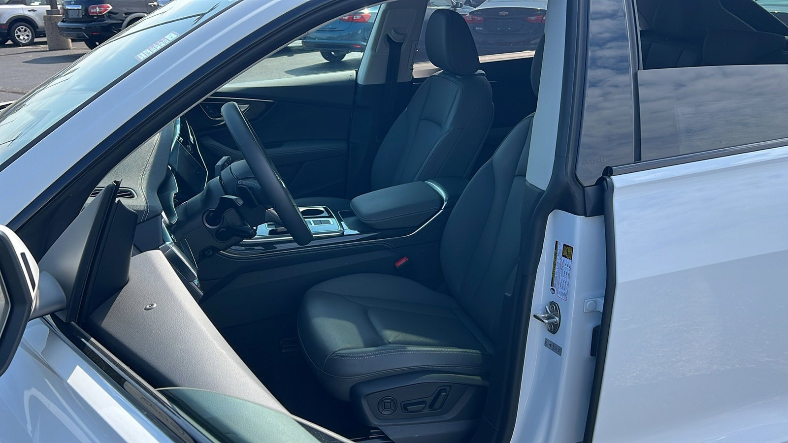 2025 Audi Q8 Premium Plus 55 TFSI quattro