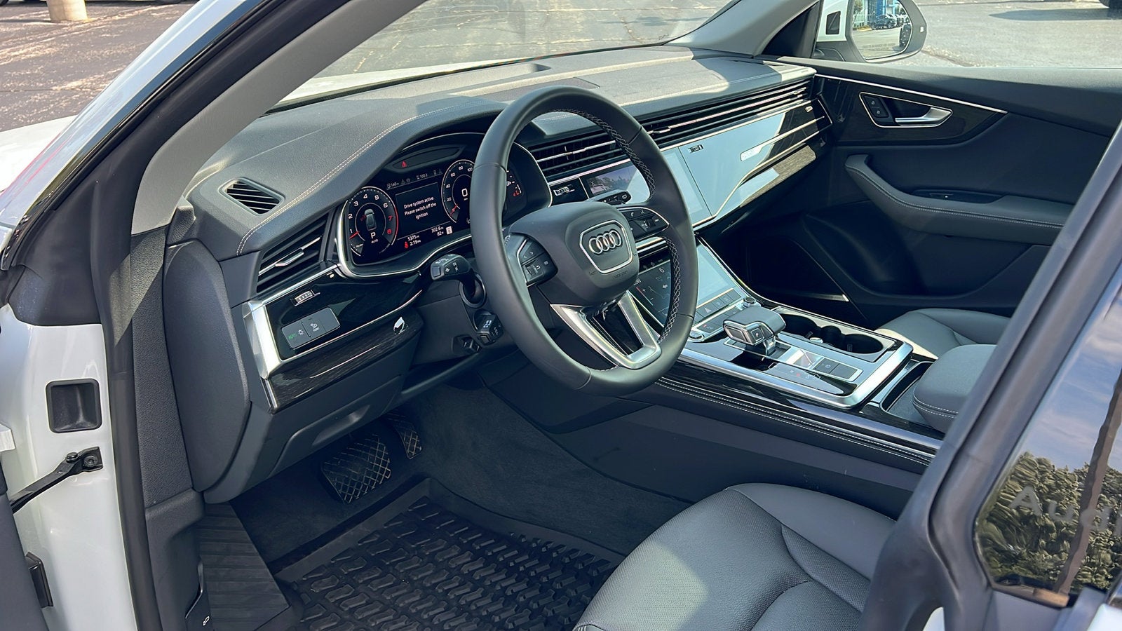 2025 Audi Q8 Premium Plus 55 TFSI quattro